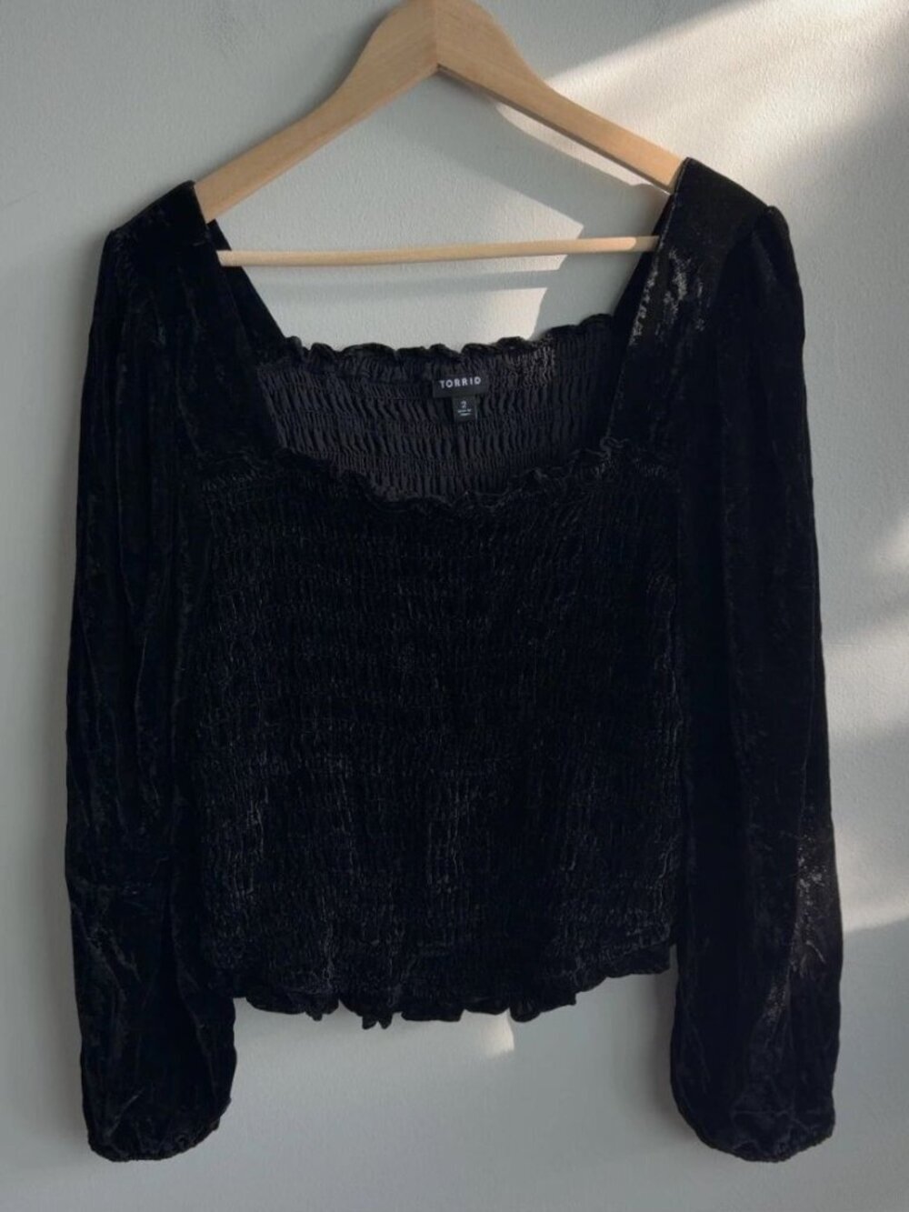 Torrid Black Crushed Velvet Smocked Top Square Neck Long Sleeve Plus Size 2 Wm’s